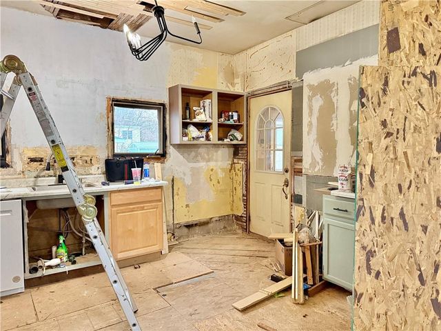 810 E La Salle Avenue, Barron, WI 54812