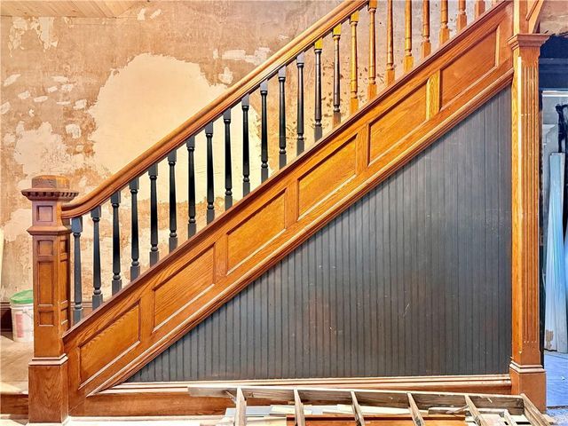 810 E La Salle Avenue, Barron, WI 54812