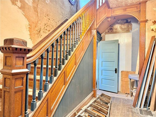 810 E La Salle Avenue, Barron, WI 54812