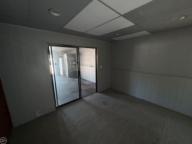28445 Utica Road, Roseville, MI 48066