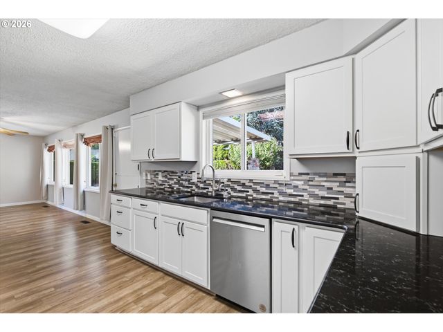 1535 Ne 128TH Ave, Portland, OR 97230