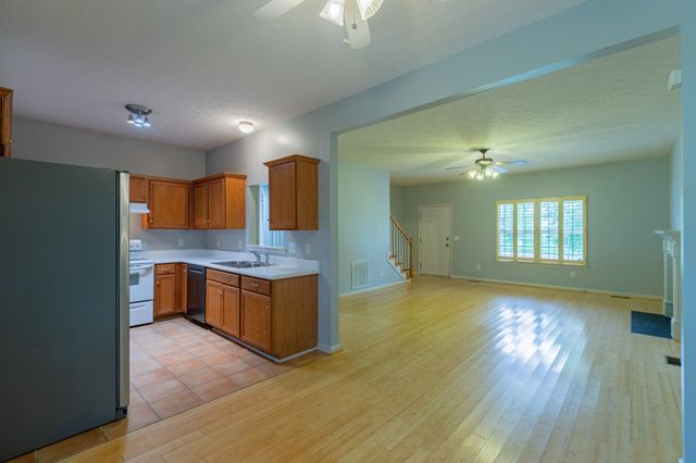 1313 Lady Ct, Nashville, TN 37214