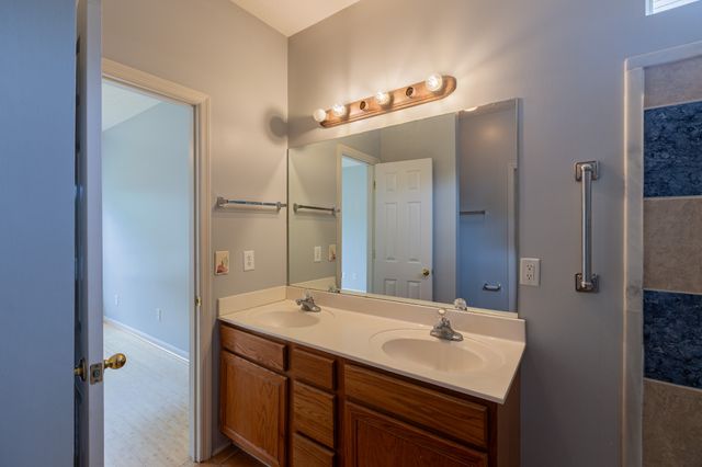 1313 Lady Ct, Nashville, TN 37214