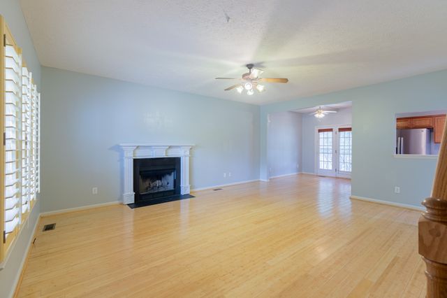1313 Lady Ct, Nashville, TN 37214