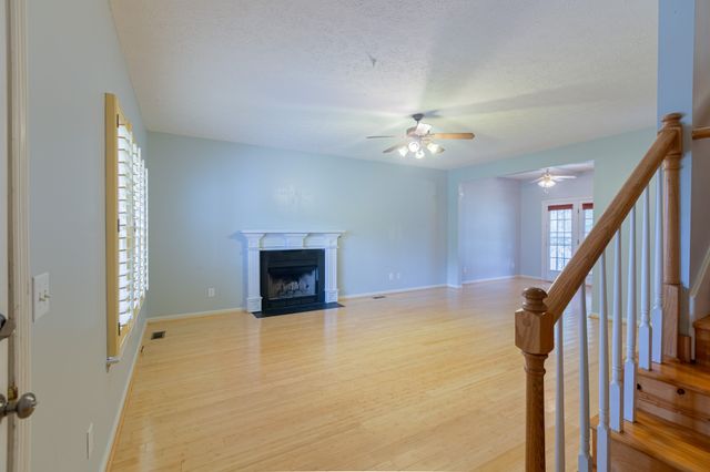 1313 Lady Ct, Nashville, TN 37214