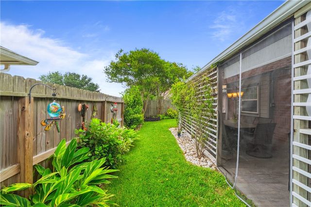 6145 Strasbourg Dr, Corpus Christi, TX 78414