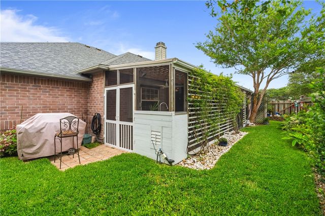 6145 Strasbourg Dr, Corpus Christi, TX 78414