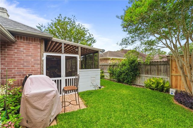 6145 Strasbourg Dr, Corpus Christi, TX 78414