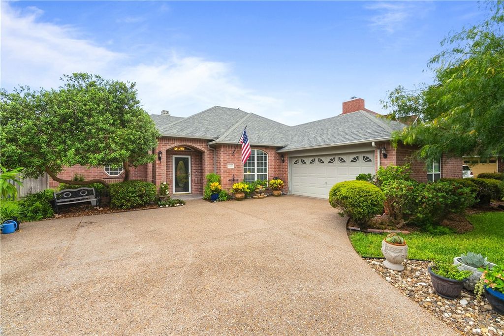 6145 Strasbourg Dr, Corpus Christi, TX 78414