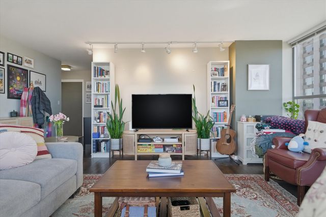 3550 N LAKE SHORE Drive 516, Chicago, IL 60657