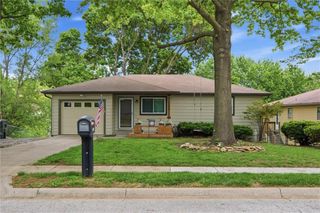 2209 S 17th Street, Leavenworth, KS 66048
