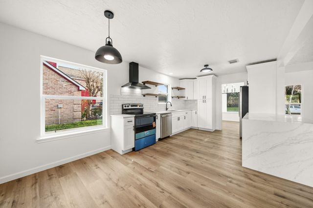 11410 Galbreath Drive, Houston, TX 77066