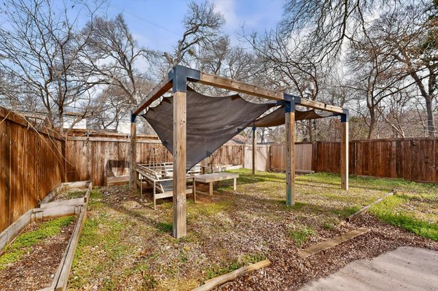 109 Appian Way, Dallas, TX 75216