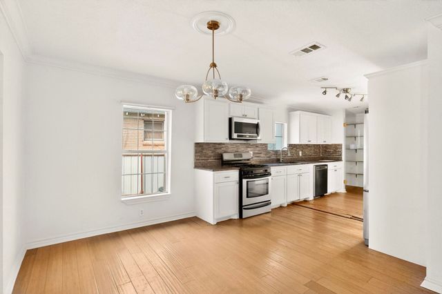 109 Appian Way, Dallas, TX 75216