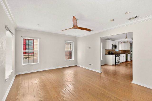 109 Appian Way, Dallas, TX 75216