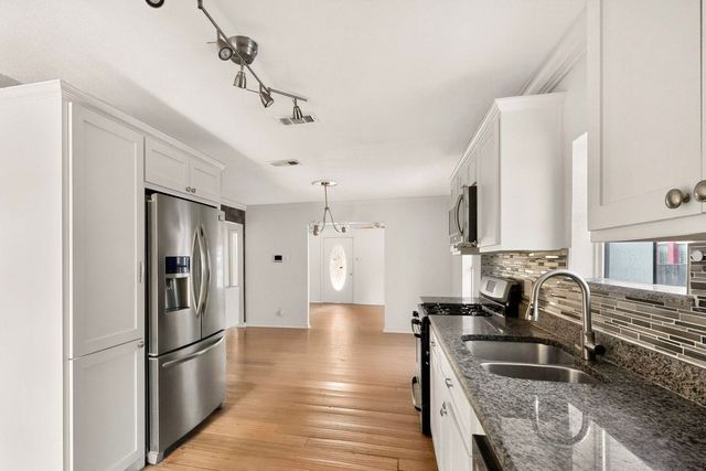 109 Appian Way, Dallas, TX 75216