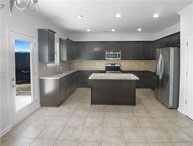 4165 Whitfield Oak Way, Auburn, GA 30011