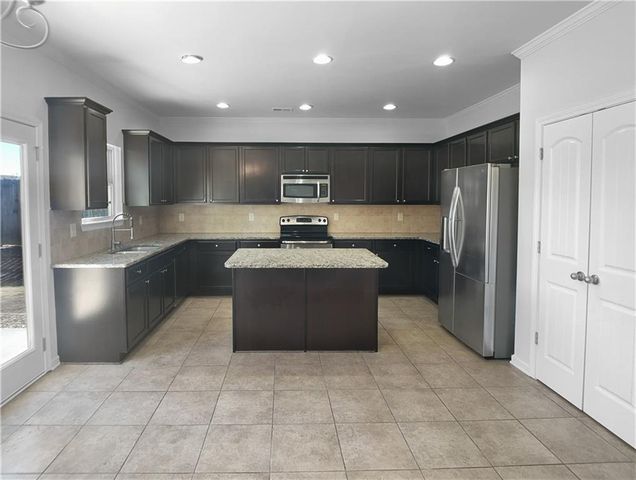 4165 Whitfield Oak Way, Auburn, GA 30011