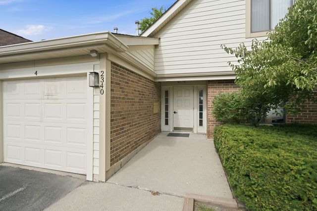2340 E Old Hicks Road N 1, Palatine, IL 60074