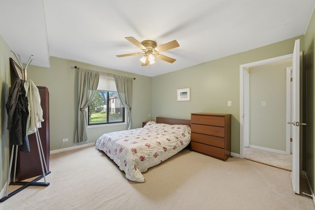 2340 E Old Hicks Road N 1, Palatine, IL 60074