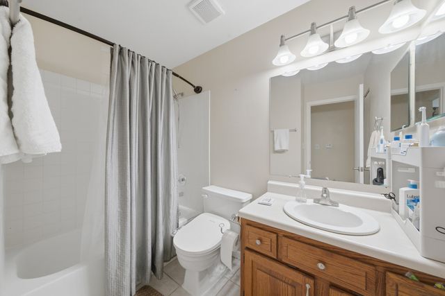 2340 E Old Hicks Road N 1, Palatine, IL 60074