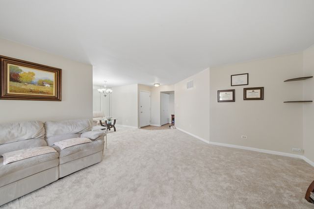 2340 E Old Hicks Road N 1, Palatine, IL 60074
