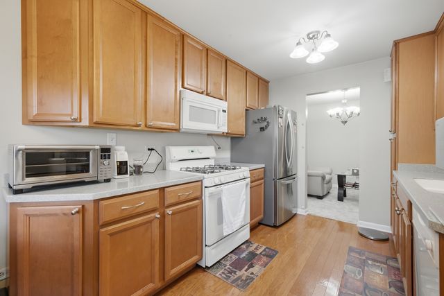 2340 E Old Hicks Road N 1, Palatine, IL 60074