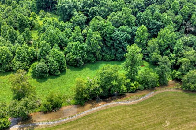 221 Shade Tree Lane, Mineral Bluff, GA 30559