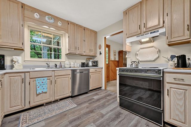 221 Shade Tree Lane, Mineral Bluff, GA 30559