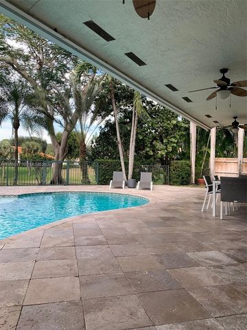 3537 SW 24th Ln, Delray Beach, FL 33445