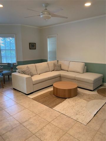3537 SW 24th Ln, Delray Beach, FL 33445