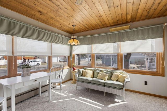 241 E 1st Street, Waconia, MN 55387