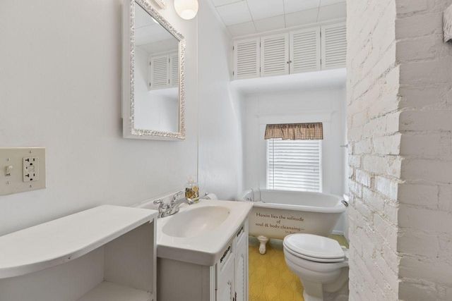 241 E 1st Street, Waconia, MN 55387