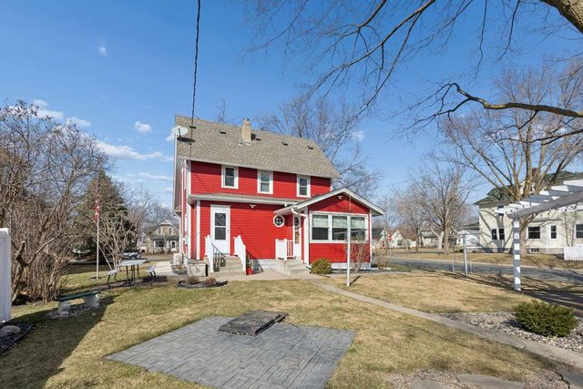 241 E 1st Street, Waconia, MN 55387