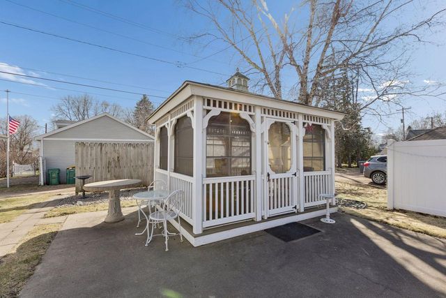 241 E 1st Street, Waconia, MN 55387