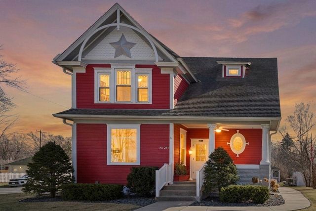 241 E 1st Street, Waconia, MN 55387