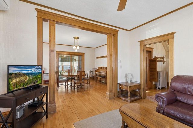 241 E 1st Street, Waconia, MN 55387