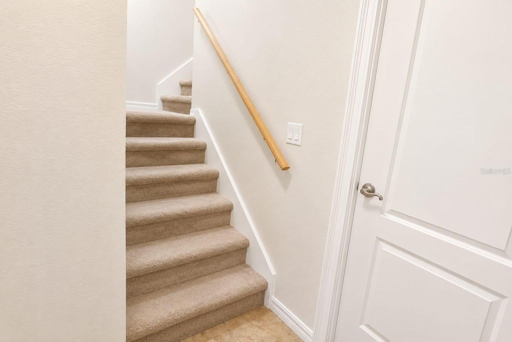 Image 18 of property listing at 7060 VENTNOR DRIVE, Windermere, FL 34786