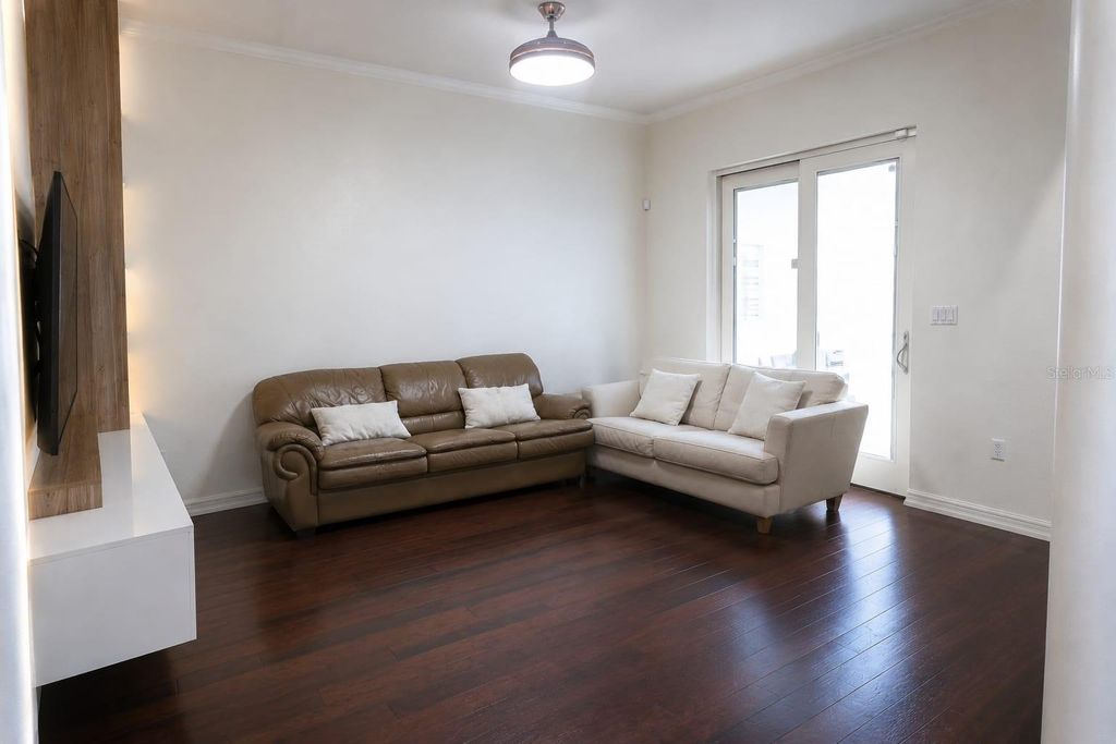 Image 4 of property listing at 7060 VENTNOR DRIVE, Windermere, FL 34786