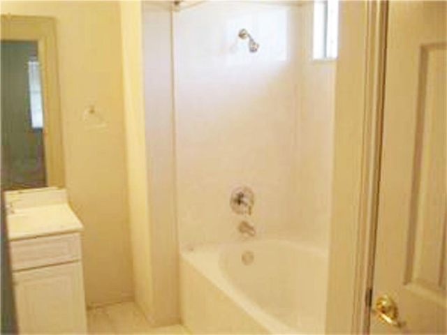 2804 Turtle River DR, Leander, TX 78641