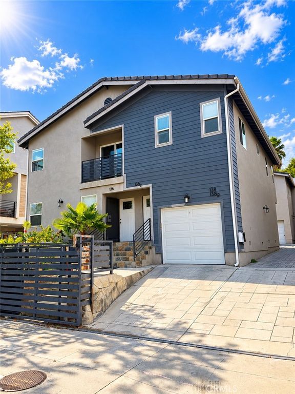 136 N Carondelet, Los Angeles, CA 90026 — exterior