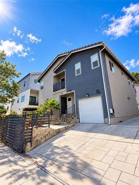 136 N Carondelet, Los Angeles, CA 90026 — photo 2