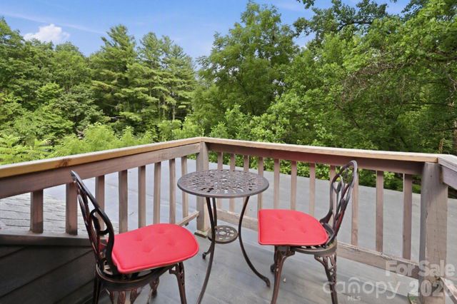 146 Chestnut Walk Drive, Waynesville, NC 28786
