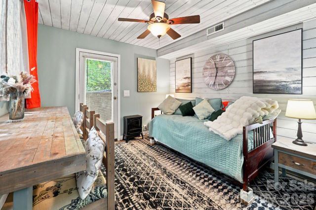 146 Chestnut Walk Drive, Waynesville, NC 28786