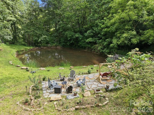 146 Chestnut Walk Drive, Waynesville, NC 28786