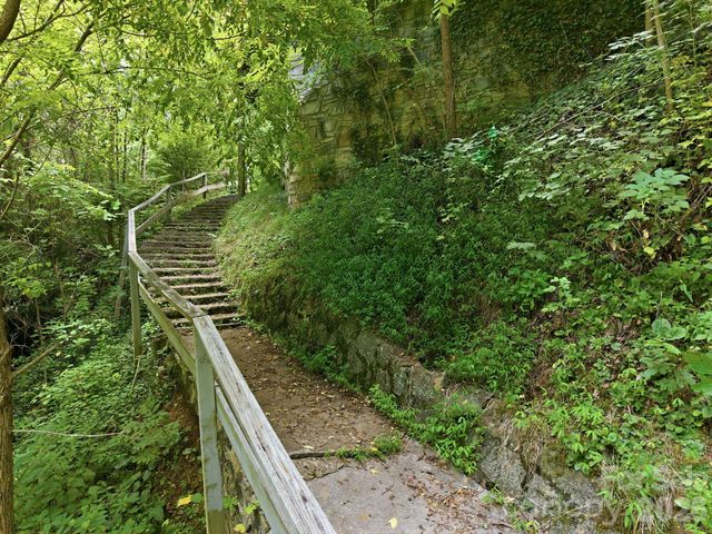 146 Chestnut Walk Drive, Waynesville, NC 28786