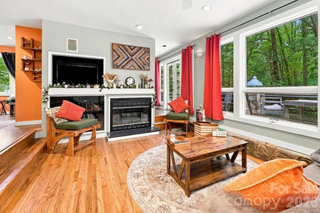 146 Chestnut Walk Drive, Waynesville, NC 28786