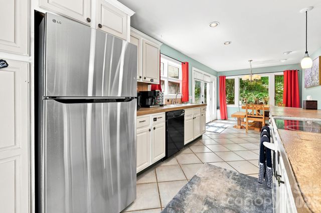 146 Chestnut Walk Drive, Waynesville, NC 28786
