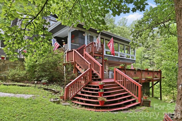 146 Chestnut Walk Drive, Waynesville, NC 28786
