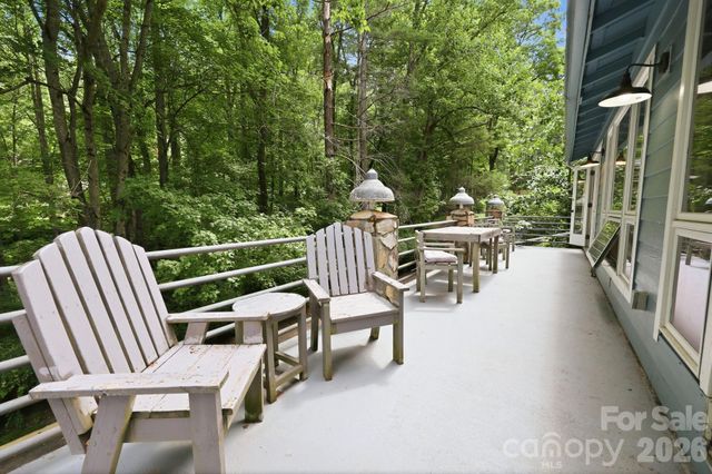 146 Chestnut Walk Drive, Waynesville, NC 28786